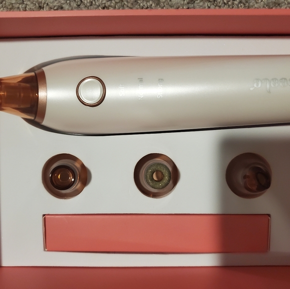 Ceale Face Steamer & Blemish Extractor - Picture 2 of 4